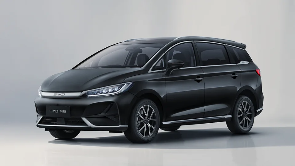 BYD M6
