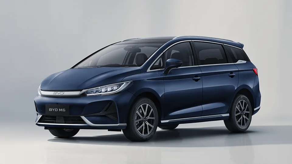 BYD M6